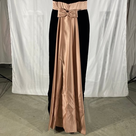 Jim Hjelm Occasions - Dress - Picture 4 of 6